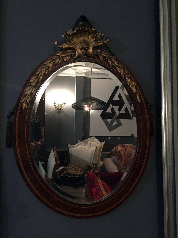 Fransız 19. Yüzyıl Ahşap Üzeri Bronz Oval Ayna